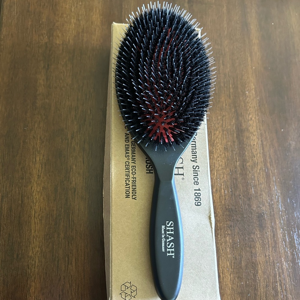 SHASH Black and Red Hair Brush